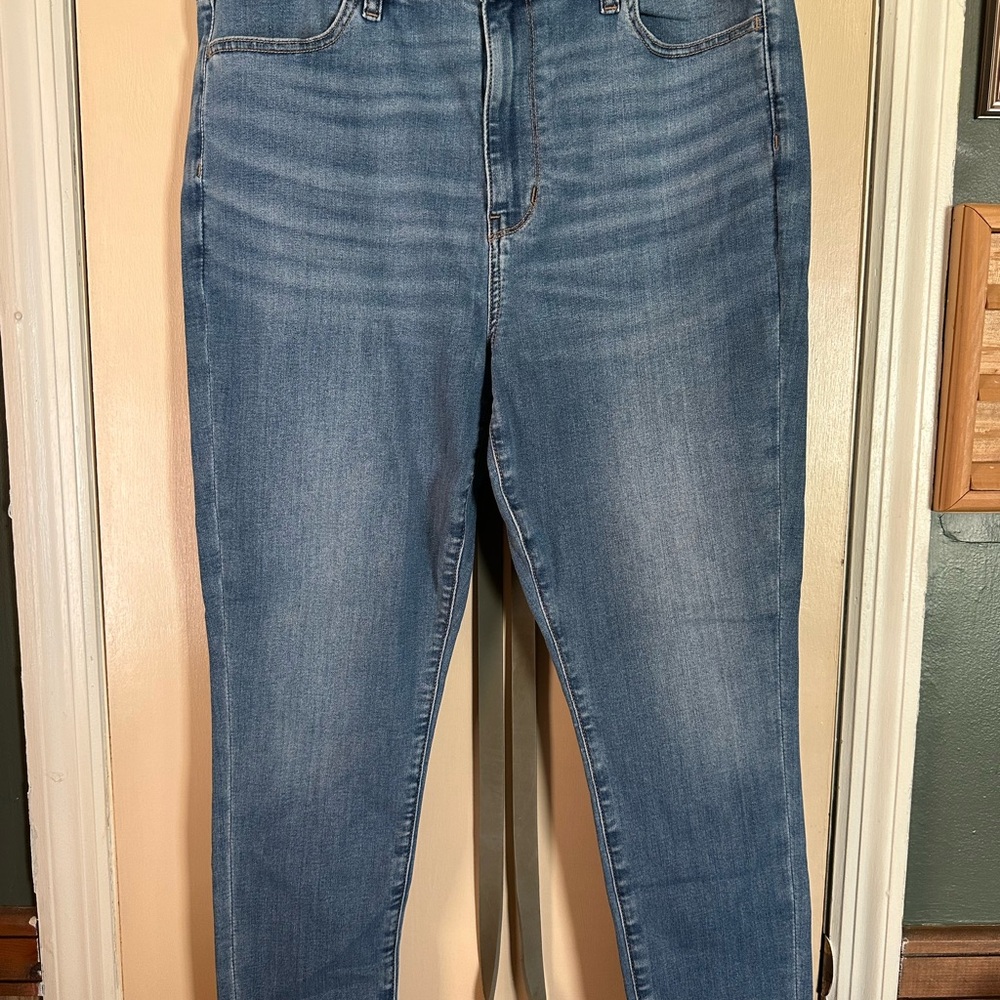 American Eagle Outfitters Light Blue Skinny Jeans